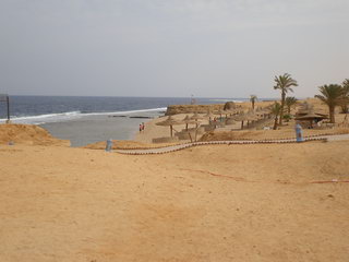 Вид на правую половину пляжа (фото)