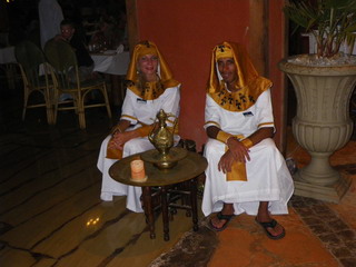 Древнеегипетские аниматоры в отеле (фото)